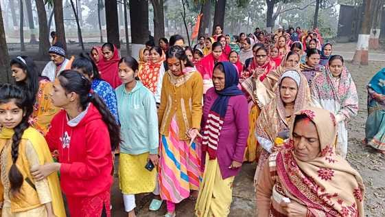 संपूर्णानगर में निकली पदयात्रा में शामिल राधा-कृष्ण की झांकी। संवाद संपूर्णानगर में निकली पदयात्रा में शामिल राधा-कृष्ण की झांकी। संवाद