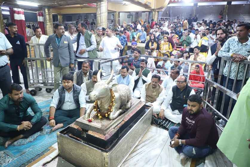 सिर पर मां गंगा ललाट पर त्रिपुंड- त्रिनेत्र आज भस्म आरती में कुछ ऐसे श्रृंगारित हुए बाबा महाकाल