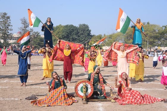 अंबाला सिटी की पुलिस लाइन में फुल ड्रेस रिहर्सल में शामिल हुए छात्र। विभाग। अंबाला सिटी की पुलिस लाइन में फुल ड्रेस रिहर्सल में शामिल हुए छात्र। विभाग।