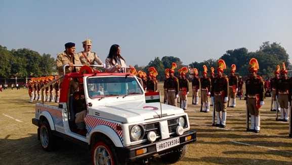 कुरुक्षेत्र। गणतंत्र दिवस समारोह की फाइन रिहर्सल के दौरान योग की प्रस्तुति देती छात्राएं। विज्ञ