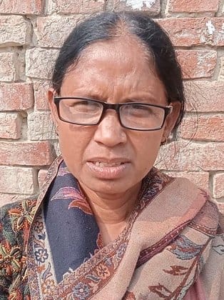 नगर पंचायत सिटी में मलियाना वार्ड में पानी के लिए हैंडपंप पर लगी लोगों भीड़। संवाद नगर पंचायत सिटी में मलियाना वार्ड में पानी के लिए हैंडपंप पर लगी लोगों भीड़। संवाद