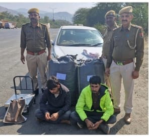 सिरोही। आबूरोड पुलिस द्वारा ताश के पत्तों से खेल रहे थे जुआ, दांव पर लगाई 90 हजार रुपए की नकदी 
