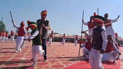 बच्चों के साथ जम कर नाचे मंत्री, गणतंत्र दिवस के मुख्य समारोह में शामिल हुए थे प्रभारी मंत्री