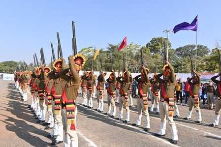 हर्ष उल्लास और धूमधाम से मनाया गया 76वां गणतंत्र दिवस, प्रभारी मंत्री टेटवाल ने उज्जैन जिले में हर्ष उल्लास और धूमधाम से मनाया गया 76वां गणतंत्र दिवस, प्रभारी मंत्री टेटवाल ने उज्जैन जिले में