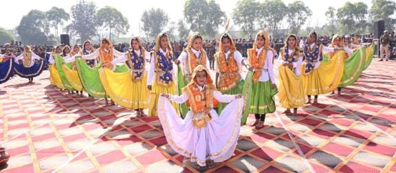 भिवानी में जिलास्तरीय गणतंत्र दिवस पर तिरंगा फहरातीं मंत्री श्रुति चौधरी।