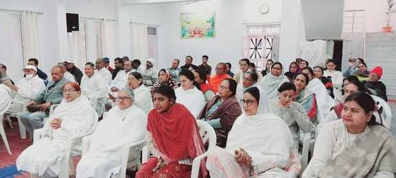 ददाहू में गणतंत्र दिवस पर योगा के करतब दिखाती कन्या उच्च पाठशाला ददाहू की छात्राएं। संवाद