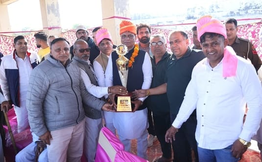 -फोटो 62 : प्रतियोगिता में विजेता टीम। स्रोत आयोजक -फोटो 62 : प्रतियोगिता में विजेता टीम। स्रोत आयोजक
