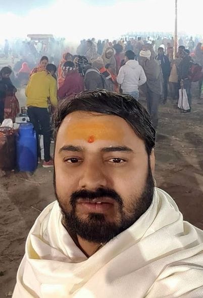 रोडवेज स्टैंड पर निरीक्षण के दौरान निर्देश देते एसएसपी डॉ. बृजेश कुमार सिंह साथ खड़ी डीएम निध रोडवेज स्टैंड पर निरीक्षण के दौरान निर्देश देते एसएसपी डॉ. बृजेश कुमार सिंह साथ खड़ी डीएम निध