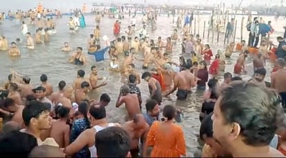 संपूर्णानगर क्षेत्र से प्रयागराज स्नान करने गए लोग। स्रोत स्वयं संपूर्णानगर क्षेत्र से प्रयागराज स्नान करने गए लोग। स्रोत स्वयं