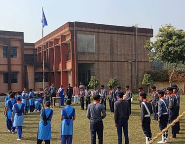 बीसलपुर के गांव चौसरा में साफ सफाई करते एनएसएस शिविर के छात्र।संवाद बीसलपुर के गांव चौसरा में साफ सफाई करते एनएसएस शिविर के छात्र।संवाद