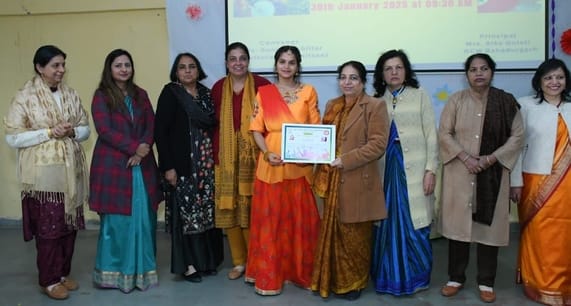 -फोटो 63 : प्रतियोगिता में डांस करती छात्रा। स्रोत कॉलेज -फोटो 63 : प्रतियोगिता में डांस करती छात्रा। स्रोत कॉलेज