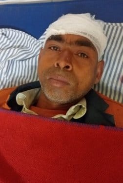 राजगढ़ के समीप सड़क हादसे में घायल श्रद्धालु जगन। संवाद