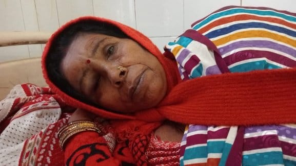 राजगढ़ के समीप सड़क हादसे में घायल श्रद्धालु जगन। संवाद