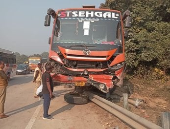 राजगढ़ के समीप सड़क हादसे में घायल श्रद्धालु जगन। संवाद