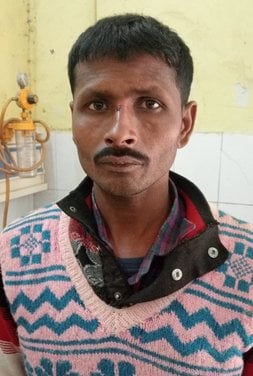 राजगढ़ के समीप सड़क हादसे में घायल श्रद्धालु जगन। संवाद