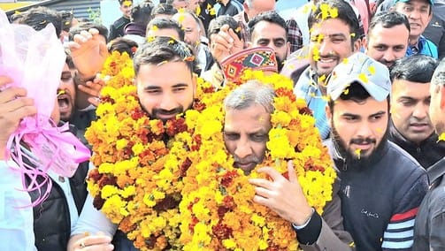 झंडूता में खंड स्तरीय वॉलीबाल प्रतियोगिता के शुभारंभ पर मुख्यातिथि विधायक जीत राम कटवाल व चेतना