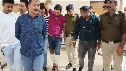 दुबई मे परिवार के साथ फरारी काट रहा था मोस्ट वांटेड सलमान लाला, वीजा की अवधि खत्म होने पर नेपाल दुबई मे परिवार के साथ फरारी काट रहा था मोस्ट वांटेड सलमान लाला, वीजा की अवधि खत्म होने पर नेपाल