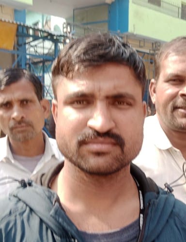 फरियादी दीपक गुप्ता। संवाद