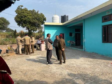 कनोह गांव में हुई चोरी के दौरान चोरों ने तोड़े अलमारी के  ताले। संवाद
