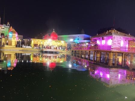 कुरुक्षेत्र। कवि सम्मेलन में हिस्सा लेते कवि। संवाद कुरुक्षेत्र। कवि सम्मेलन में हिस्सा लेते कवि। संवाद