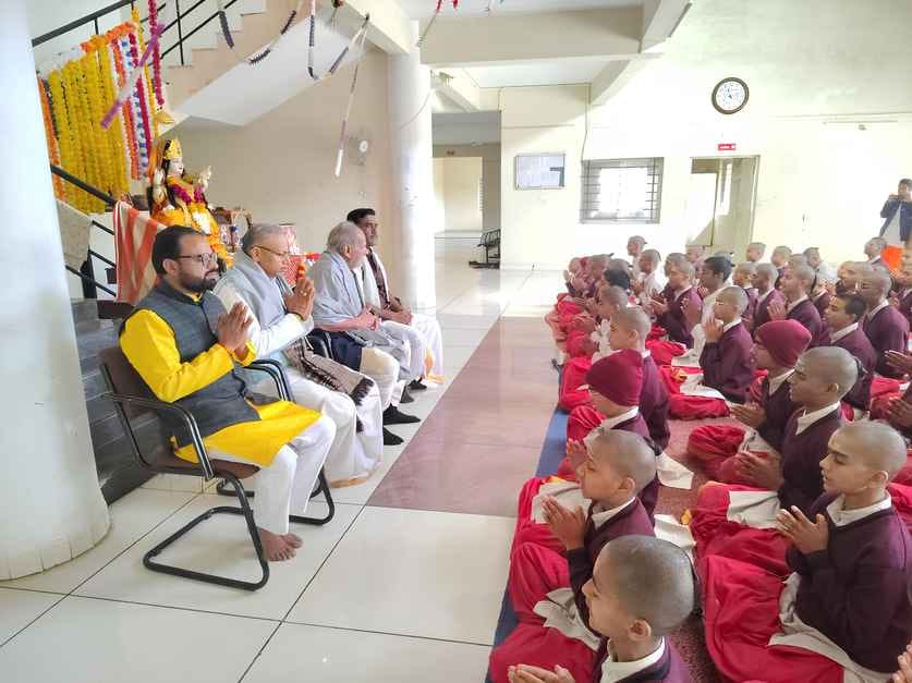 श्री महाकालेश्वर मंदिर में वसंत पंचमी उत्सव मनाया, छात्रों ने किया श्रीमद्भगवद्गीता कठस्थ गीता 