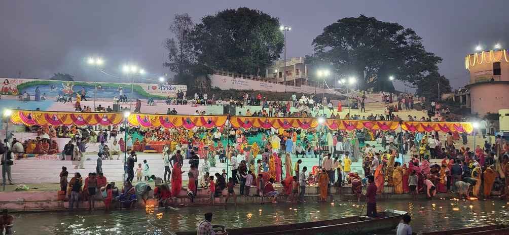 सीहोर। नर्मदा जयंती पर चुनरी यात्रा निकाली, हुई मां नर्मदा की महाआरती।