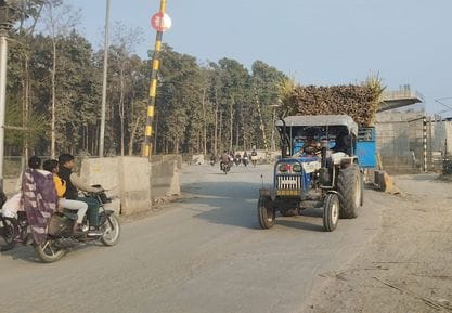 रोते-बिलखते मृतक अंकुल के परिजन। संवाद रोते-बिलखते मृतक अंकुल के परिजन। संवाद
