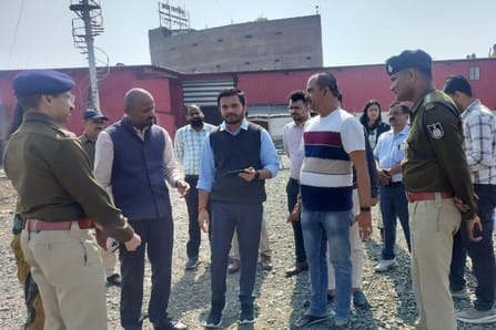सीहोर। कलेक्टर ने किया कुबेरेश्वर धाम का निरीक्षण। सीहोर। कलेक्टर ने किया कुबेरेश्वर धाम का निरीक्षण।