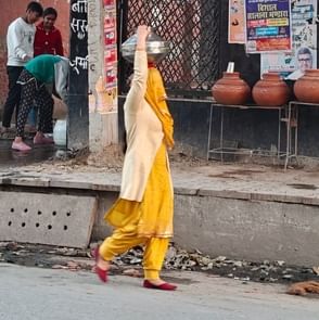 05सीटीके16...भगवान वाल्मीकि मंदिर के सामने खाली पड़ी पुरानी सब्जी मंडी की जमीन, जहां सामुदायिक 