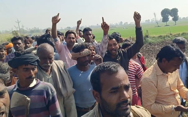 खेत में लगा पिंजरा। संवाद खेत में लगा पिंजरा। संवाद