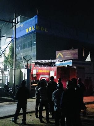 नंदपुर गांव स्थित बीटा ड्रग कंपनी में लगी आग से उठता धुंआ। संवाद नंदपुर गांव स्थित बीटा ड्रग कंपनी में लगी आग से उठता धुंआ। संवाद