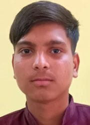 वजीरगंज ब्लाक में रोजगार मेले में आवेदन करते युवा। संवाद