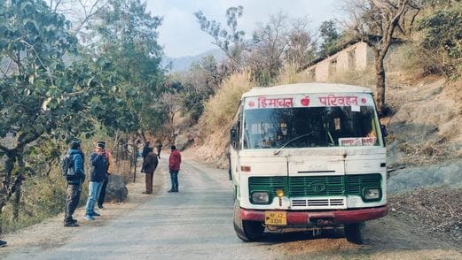 बसों की कमी से जूझ रहा परिवहन निगम की रामपुर डिपो। संवाद
