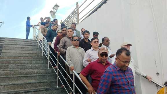 पहले रमाई भस्म फिर लगा मिष्ठान का भोग, आज भस्म आरती मे कुछ निराले स्वरूप मे सजे बाबा महाकाल पहले रमाई भस्म फिर लगा मिष्ठान का भोग, आज भस्म आरती मे कुछ निराले स्वरूप मे सजे बाबा महाकाल