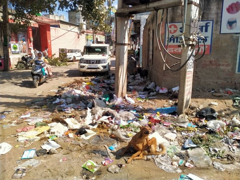 फोटो संख्या:58- मोहल्ला सैनीपुरामें लगा गंदगी का ढ़ेर--संवाद फोटो संख्या:58- मोहल्ला सैनीपुरामें लगा गंदगी का ढ़ेर--संवाद