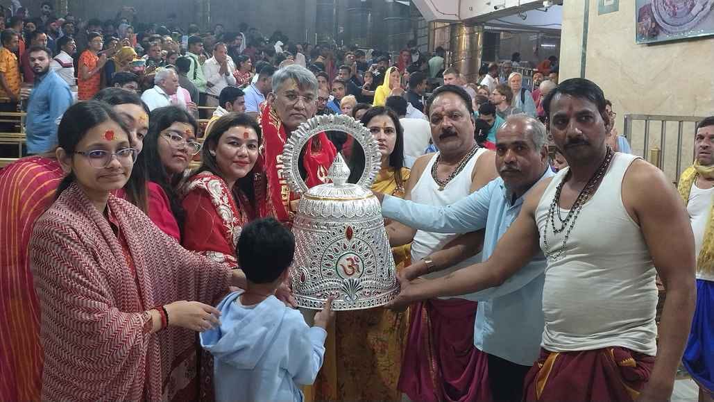 आपने नही देखा होगा कभी बाबा महाकाल का ऐसा श्रंगार, भस्म रमाने के साथ आज दिखा त्रिपुंड, त्रिशूल आपने नही देखा होगा कभी बाबा महाकाल का ऐसा श्रंगार, भस्म रमाने के साथ आज दिखा त्रिपुंड, त्रिशूल