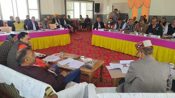 बाबा बालक नाथ मंदिर दियोटसिद्ध में आयोजित वार्षिक बजट बैठक में उपस्थित न्यासी एवं अन्य। संवाद बाबा बालक नाथ मंदिर दियोटसिद्ध में आयोजित वार्षिक बजट बैठक में उपस्थित न्यासी एवं अन्य। संवाद
