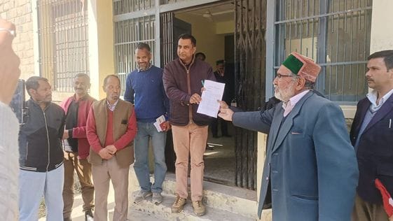 रामपुर में किसान सभा ने विरोध प्रदर्शन कर किसानों की बेदखली पर जताया रोष। संवाद