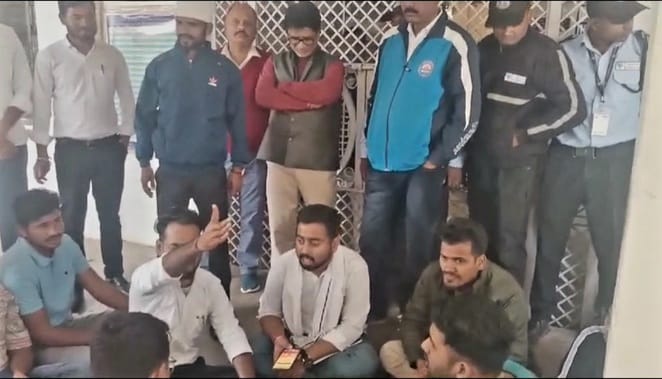 धरना प्रदर्शन धरना प्रदर्शन