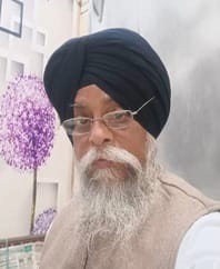 अंबाला छावनी के वार्ड नंबर पांच में सड़क किनारे बिखरी गंदगी। संवाद