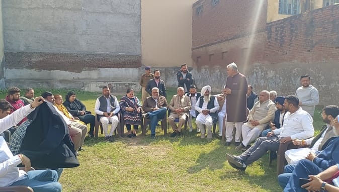 चुनाव को लेकर पूर्व राज्य मंत्री असीम गोयल व भाजपा जिला अध्यक्ष मनदीप राणा मंडल अध्यक्ष सहित पा चुनाव को लेकर पूर्व राज्य मंत्री असीम गोयल व भाजपा जिला अध्यक्ष मनदीप राणा मंडल अध्यक्ष सहित पा