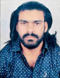 इस तरह ट्राले में घुसी बस