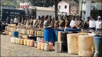 जंगलों में ड्रोन से सर्चिंग कर की गयी लाखों की शराब जप्त