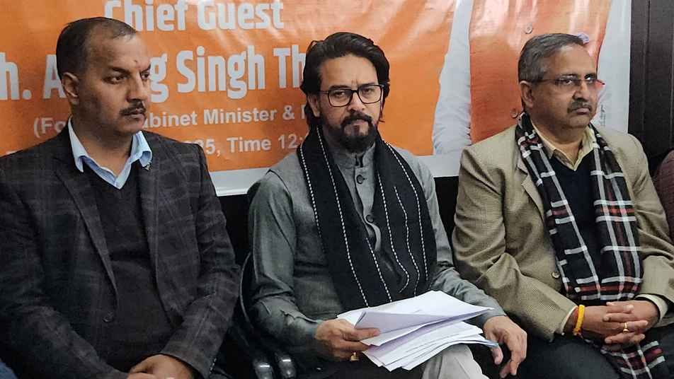 घुमारवीं में आयोजित बजट पर चर्चा कार्यशाला में उपस्थित भाजपा कार्यकर्ता व लोग । संवाद