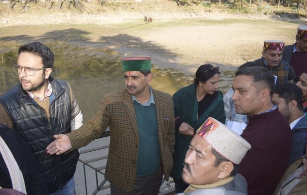 सुधेड़ के कुसुंबर में जनसभा को संबोधित करते उपमुख्य सचेतक केवल सिंह पठानिया। -स्रोत : डीपीआरओ सुधेड़ के कुसुंबर में जनसभा को संबोधित करते उपमुख्य सचेतक केवल सिंह पठानिया। -स्रोत : डीपीआरओ