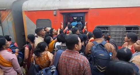 रेल प्रशाशन के इंतेज़ाम क्राउड कंट्रोल