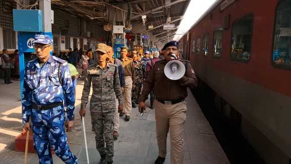 रेल प्रशाशन के इंतेज़ाम क्राउड कंट्रोल