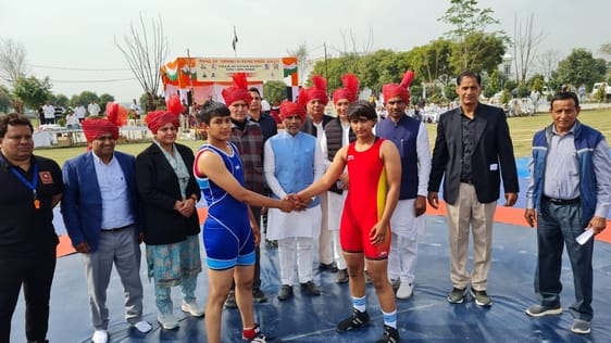 16जेएनडी14- सरला मैमोरियल राजकीय कन्या महाविद्यालय में आयोजित खेल प्रतियोगिता में भाग लेते हुए 16जेएनडी14- सरला मैमोरियल राजकीय कन्या महाविद्यालय में आयोजित खेल प्रतियोगिता में भाग लेते हुए