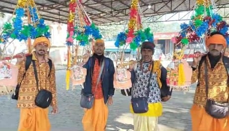 मंडावली के मोटा महादेव भागूवाला बाईपास मार्ग पर कांवड़ ले जाते शिवभक्त। (संवाद) मंडावली के मोटा महादेव भागूवाला बाईपास मार्ग पर कांवड़ ले जाते शिवभक्त। (संवाद)