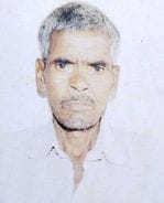 सेहरामऊ दक्षिणी में फकीरे लाल का शव मिलने के बाद लगी भीड़। स्रोत: जागरुक पाठक सेहरामऊ दक्षिणी में फकीरे लाल का शव मिलने के बाद लगी भीड़। स्रोत: जागरुक पाठक